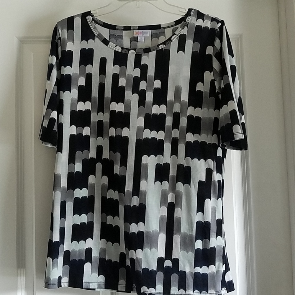 LuLaRoe Gigi Top
